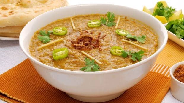 🍲 Chicken Haleem at Lavish Boys Hostel 🍲 Enjoy a delicious and hearty Chicken Haleem, prepared with tender chicken, lentils, wheat, and aromatic spices. ❤️ ✨ Rich in taste 🍗 Protein-packed chicken 🌿 Fresh garnishing 😋 Perfect for a satisfying meal